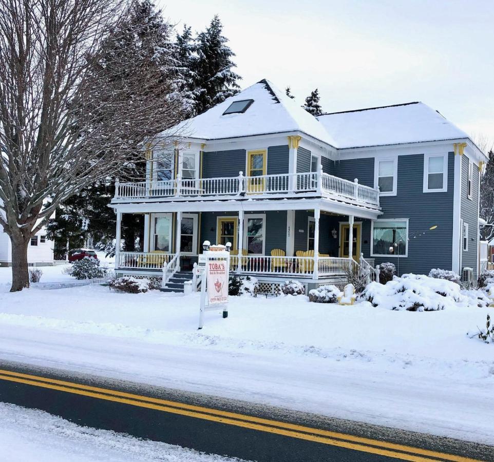 Toba'S Bed & Breakfast Lunenburg Buitenkant foto