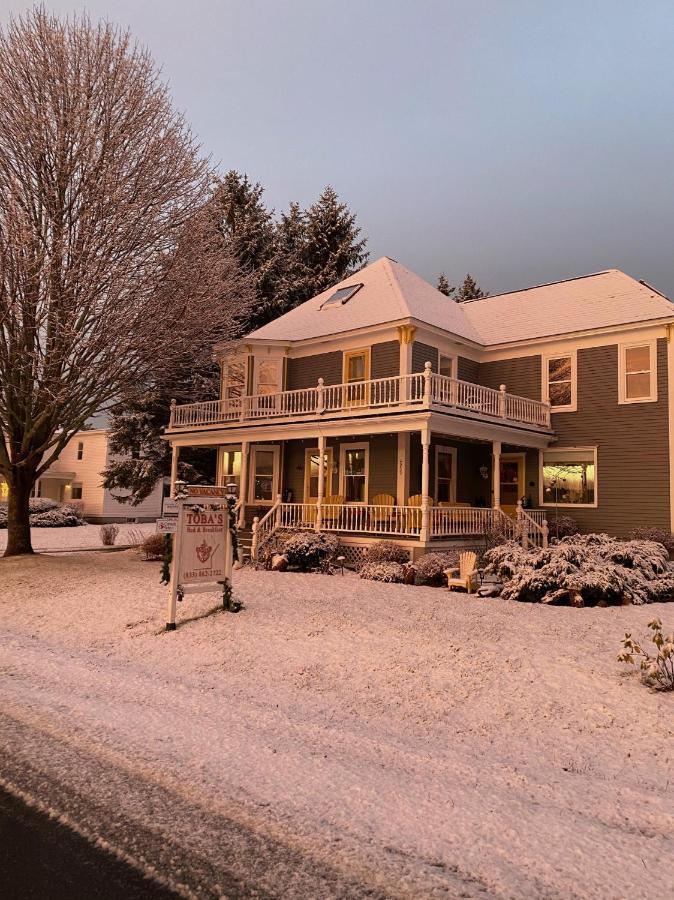 Toba'S Bed & Breakfast Lunenburg Buitenkant foto