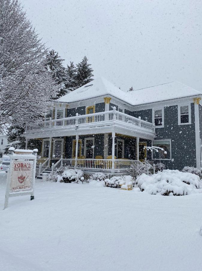 Toba'S Bed & Breakfast Lunenburg Buitenkant foto
