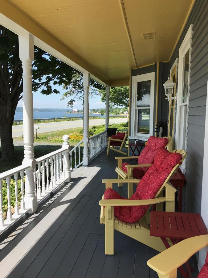 Toba'S Bed & Breakfast Lunenburg Buitenkant foto