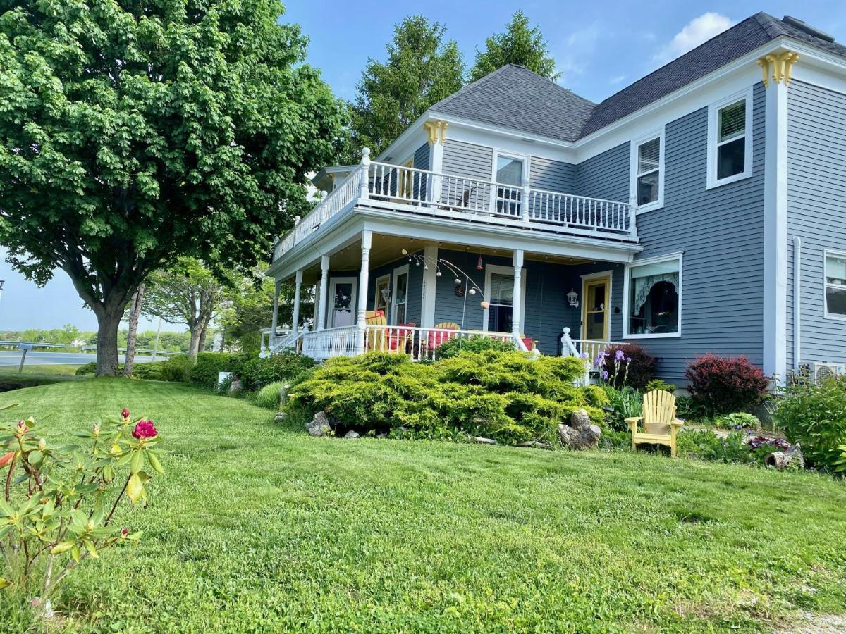 Toba'S Bed & Breakfast Lunenburg Buitenkant foto