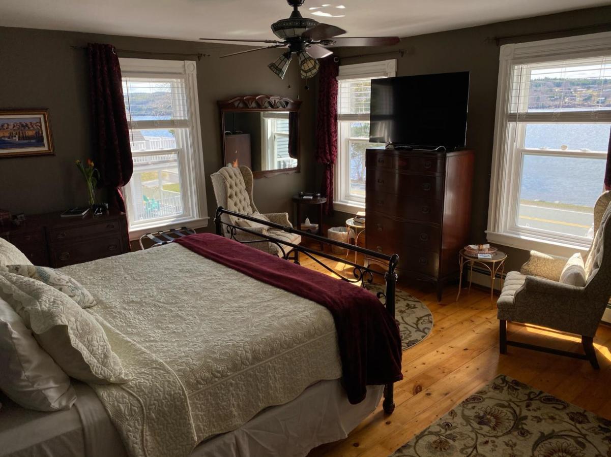 Toba'S Bed & Breakfast Lunenburg Buitenkant foto