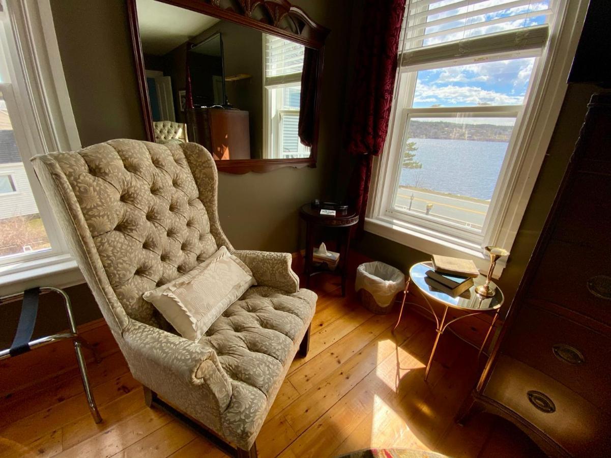 Toba'S Bed & Breakfast Lunenburg Buitenkant foto