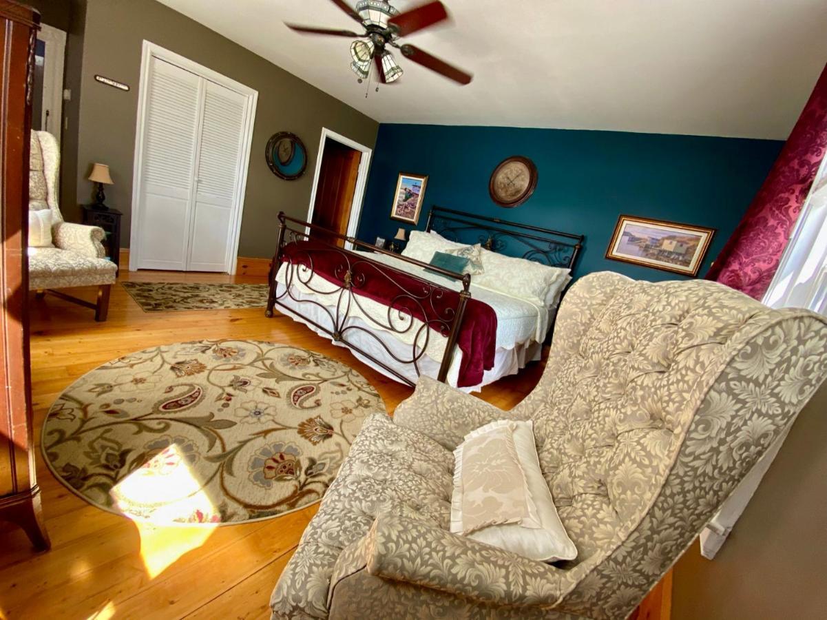 Toba'S Bed & Breakfast Lunenburg Buitenkant foto