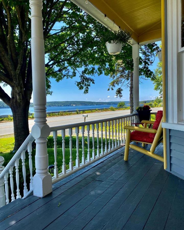Toba'S Bed & Breakfast Lunenburg Buitenkant foto