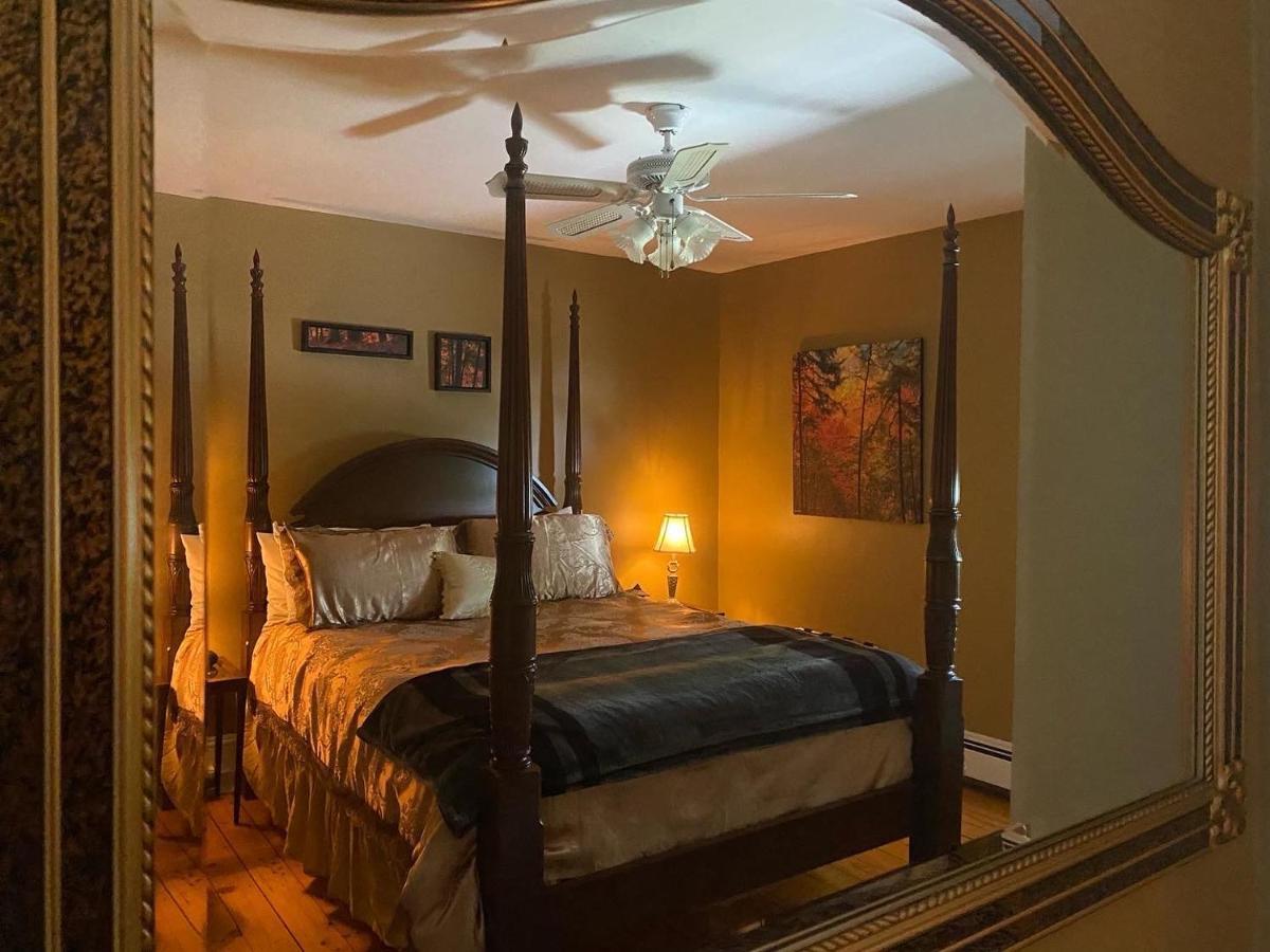 Toba'S Bed & Breakfast Lunenburg Buitenkant foto