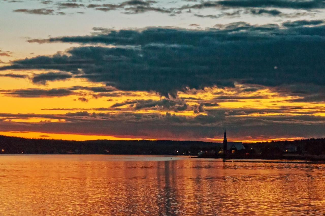 Toba'S Bed & Breakfast Lunenburg Buitenkant foto