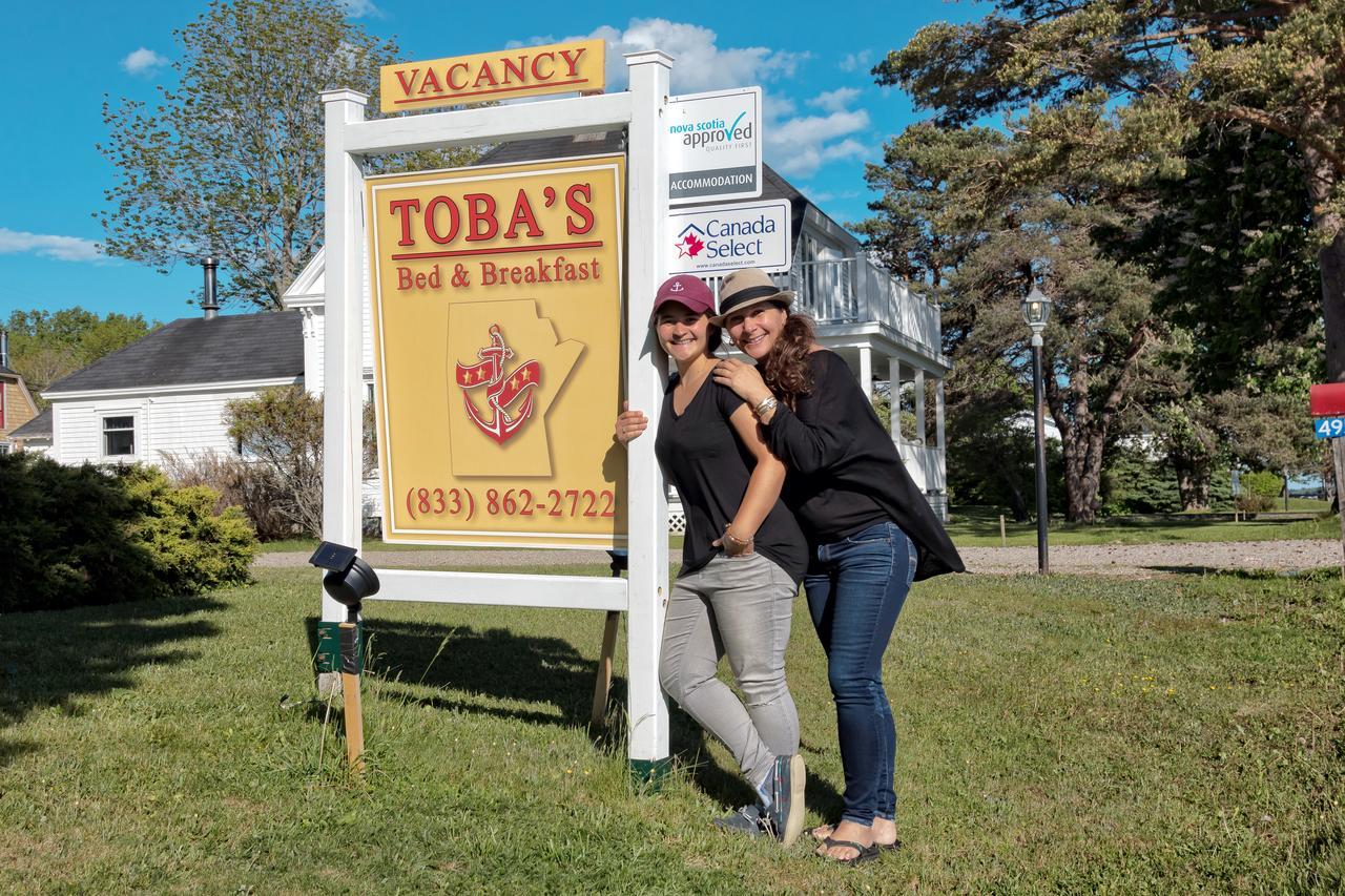 Toba'S Bed & Breakfast Lunenburg Buitenkant foto