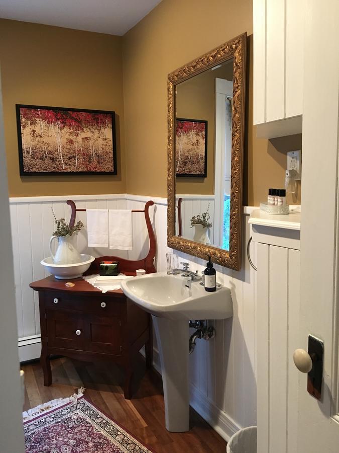 Toba'S Bed & Breakfast Lunenburg Buitenkant foto