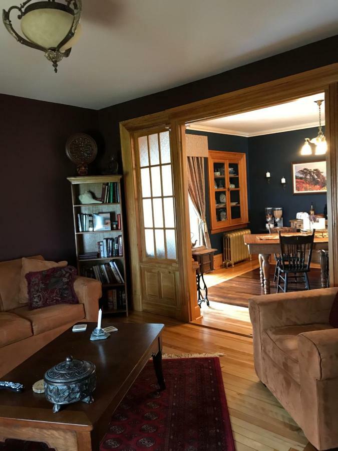 Toba'S Bed & Breakfast Lunenburg Buitenkant foto